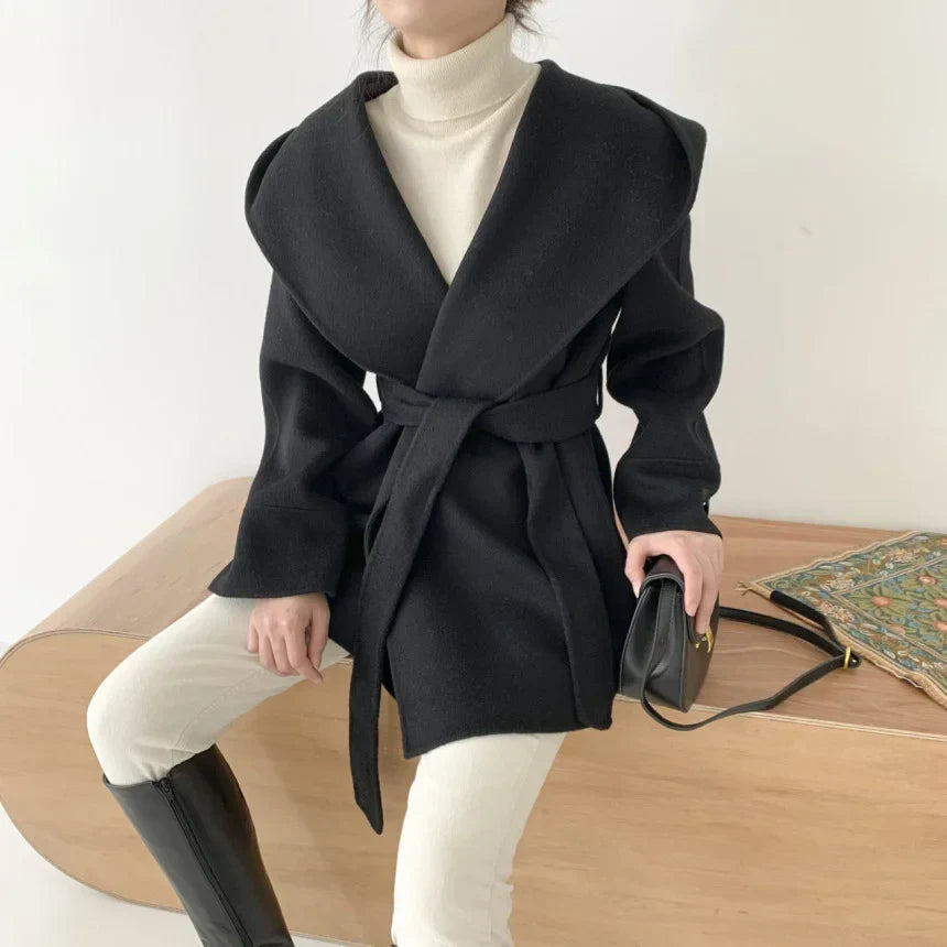 Elira – Manteau en laine avec capuche