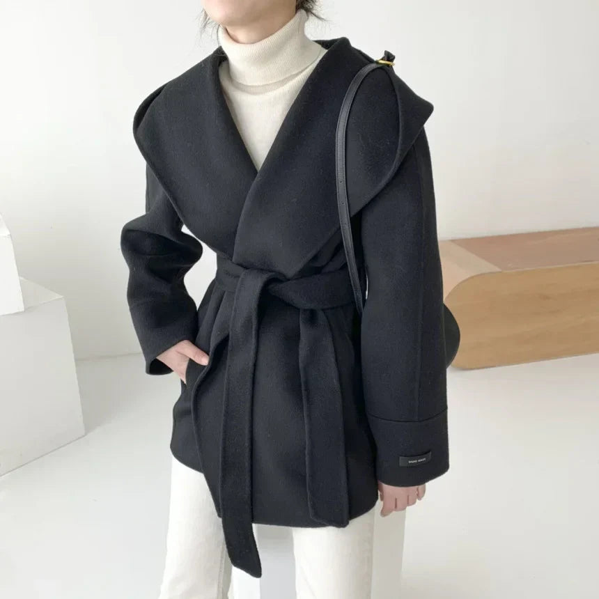 Elira – Manteau en laine avec capuche